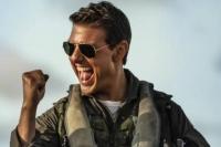 Aktor Tom Cruise mendapat penghargaan dari Angkatan Laut AS karena membangkitkan minat generasi muda mendaftar Angkatan Laut. 